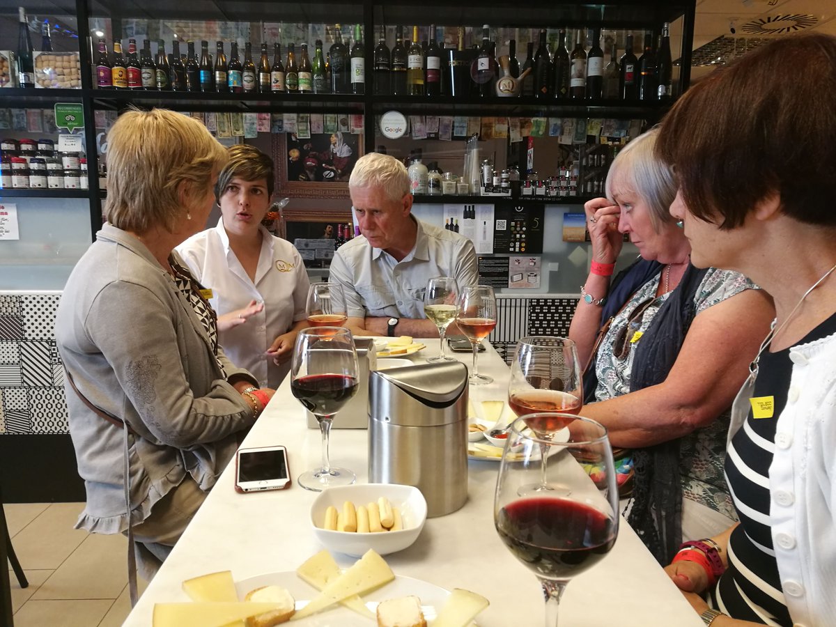 thepacklanguage's tweet photo. Hoy es el #DíaMundialdelQueso y nosotros lo celebramos recordando la cata de quesos que hicimos en #Toledo, excursión incluida en nuestro #MadridPack. 🧀😋
.
#languageholidays #languagetourism #VisitSpain #LearnSpanish #Spanishforadults #languageexperience #excursion #UNESCO https://t.co/y56hPWdvcz