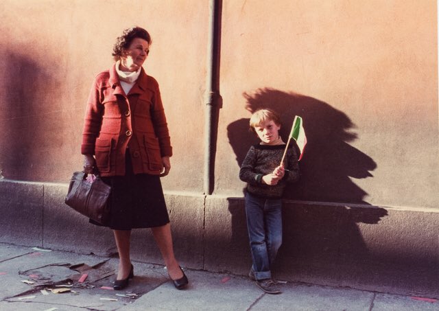 Preferisco una libertà pericolosa 
ad una schiavitù pacifica 

(cit)

Luigi Ghirri, 25 aprile 1978 Modena