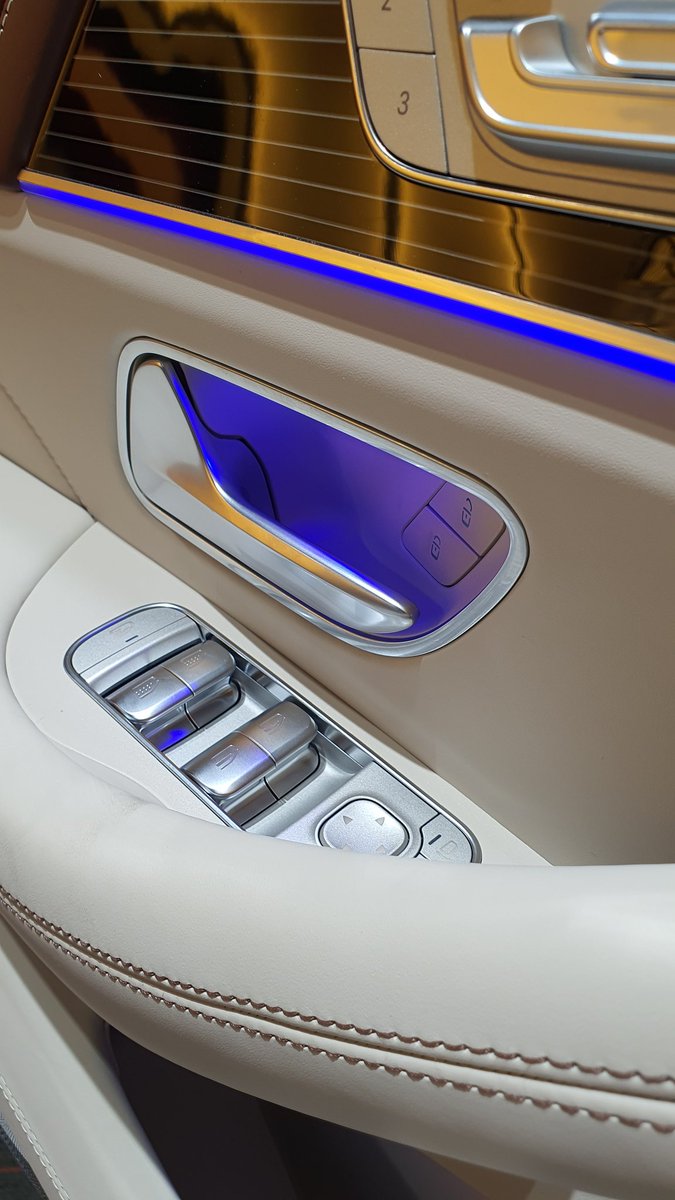 mbmaybachfans's tweet photo. Details: GLS600 MAYBACH π Rate it 1-10!
πΈ: @alainclassmotors
#mercedesbenz #maybach #mbmaybachfans #maybachgls #gls600 #mercedesmaybachgls #mercedesmaybach #gls #eactivebodycontrol #maybachgls600 #luxurysuv #offroad #mercedes https://t.co/wTGHnM8qUI