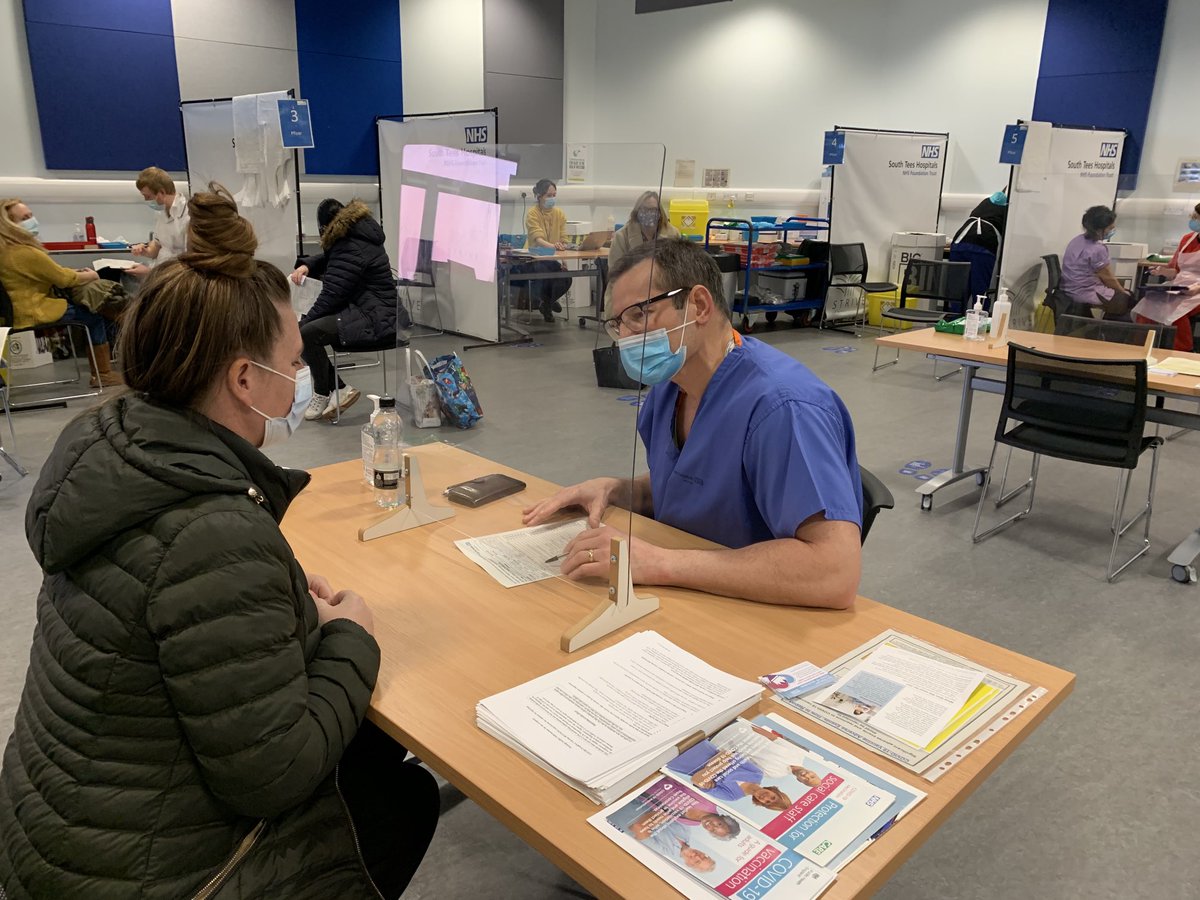 STeesPGED's tweet photo. Dr Andrew Maund prescribing our 50,000 Pfizer vaccine ⁦@SouthTees⁩ ⁦@STRIVEacademic⁩ ⁦@paulataggart2⁩ https://t.co/uv2u89HhTQ