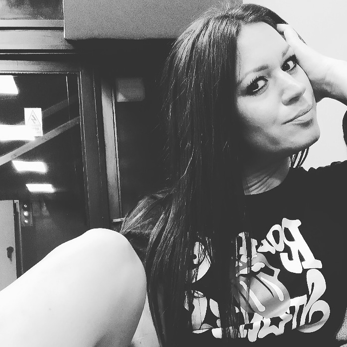 <a href="/LeoAriasPrensa/">Leo Arias</a> QUE PASO CON PAULA QUE NO ESTA EN LOS MÓVILES?
QUEREMOS QUE VUELVA <a href="/paugullini/">Paula Gullini</a> .