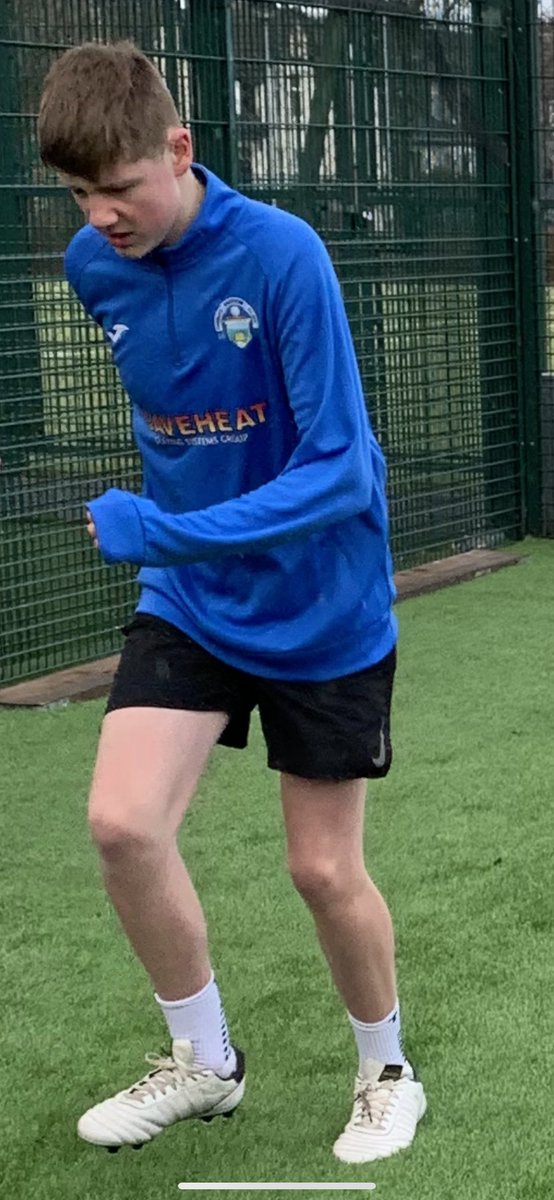 shonacrawford17's tweet image. When your serious about your development - the weather is NEVER an issue 🥶 a cold,but lovely morning for some extra graft🔋,have a vision and work every day towards your end goal 🔑💯📈 #mindset🧠 #keepingmotivated #keepingsharp