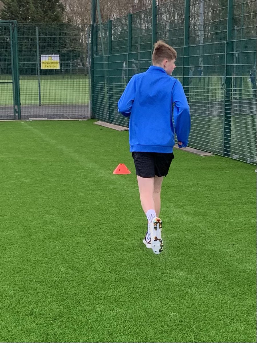 shonacrawford17's tweet image. When your serious about your development - the weather is NEVER an issue 🥶 a cold,but lovely morning for some extra graft🔋,have a vision and work every day towards your end goal 🔑💯📈 #mindset🧠 #keepingmotivated #keepingsharp