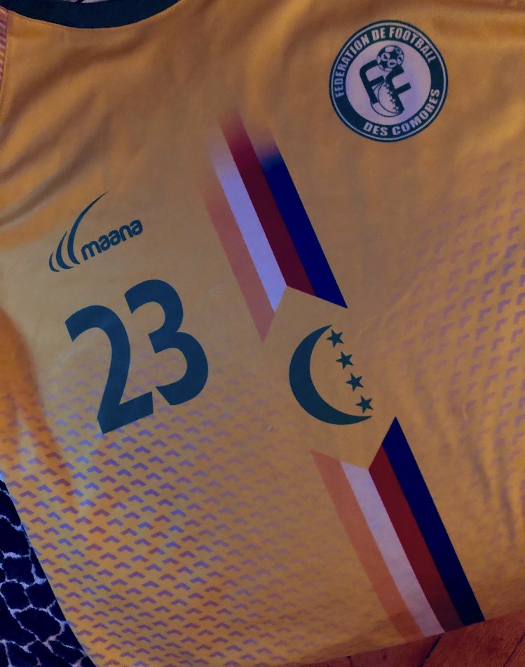 SaraMenai's tweet photo. Et félicitations pour la qualif historique @AliAhamada16 !!! 🇰🇲🥳 Toujours ce joli maillot qui a habillé ma chaise de bureau pendant 4 ans @RMCsport https://t.co/EPiOmGV8ka