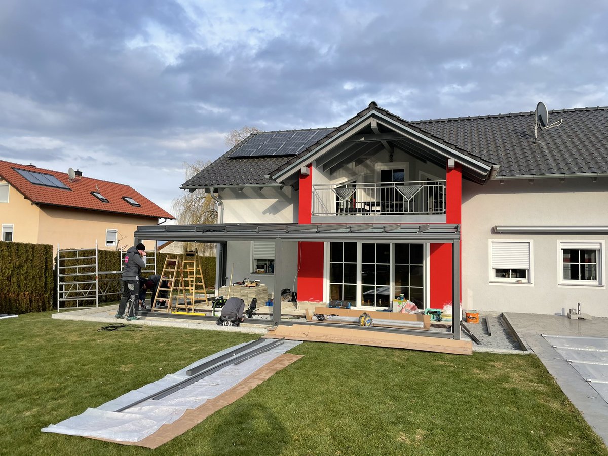 GollmarRudiger's tweet photo. Montageschulung Terrazza Originale mit Wandversatz 
[Werbung durch Markennennung]
#weinor #outdoorliving #terrassen https://t.co/o3RHZVFSWb
