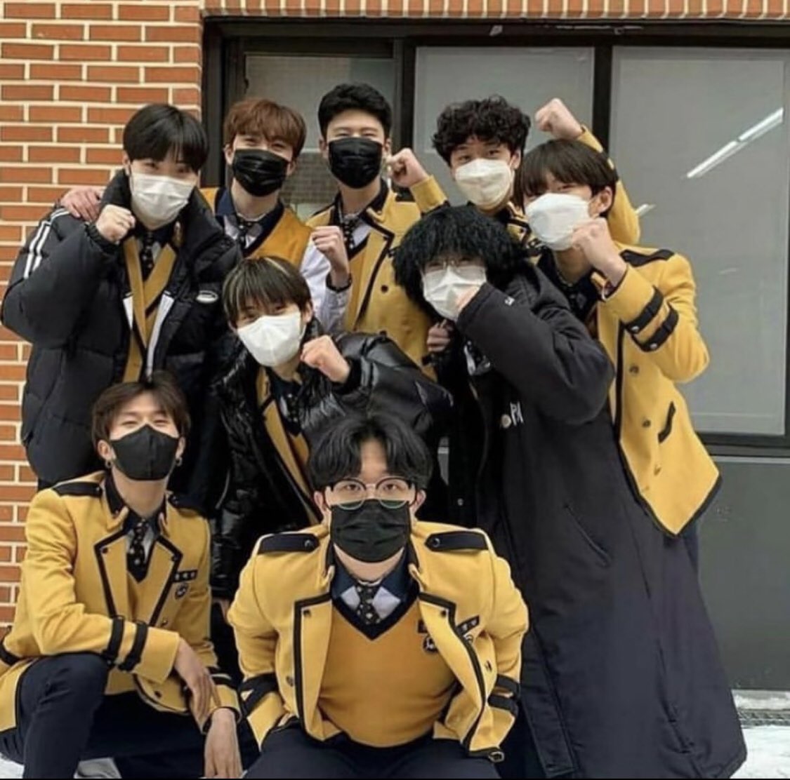damisgirlf's tweet photo. i think about yedam’s graduation a lot. https://t.co/onrPMfkrMt