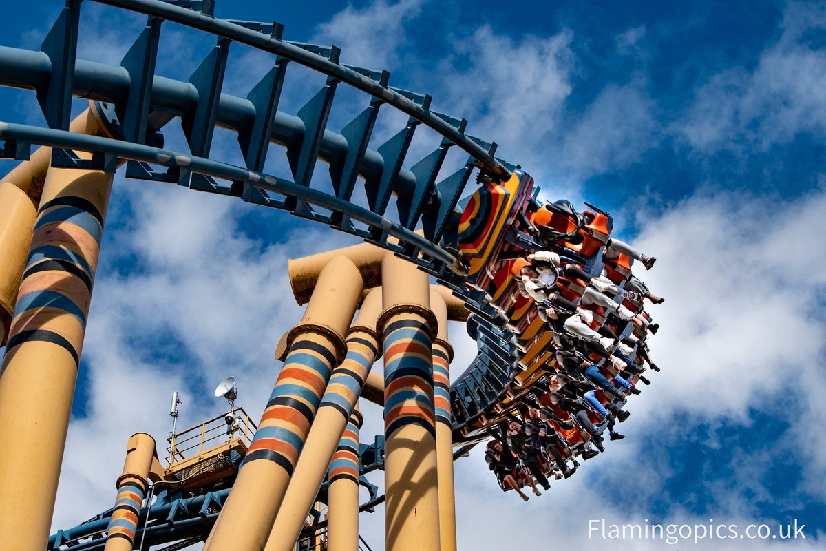 flamingopicsuk's tweet photo. @flamingolanduk Kumai! The speed, height and drop 👌 https://t.co/NwqtdfGTRG
