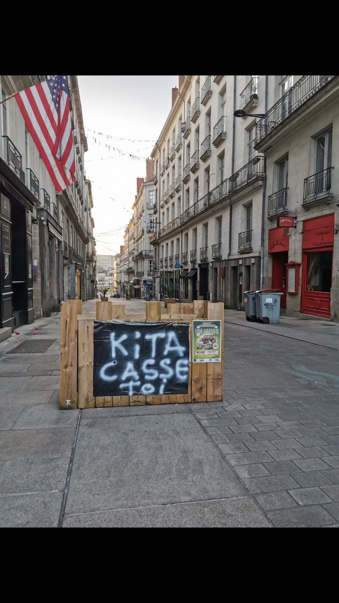 GenerationKita's tweet photo. Quelque part dans Nantes... #KitaOut https://t.co/118PNZhvaa