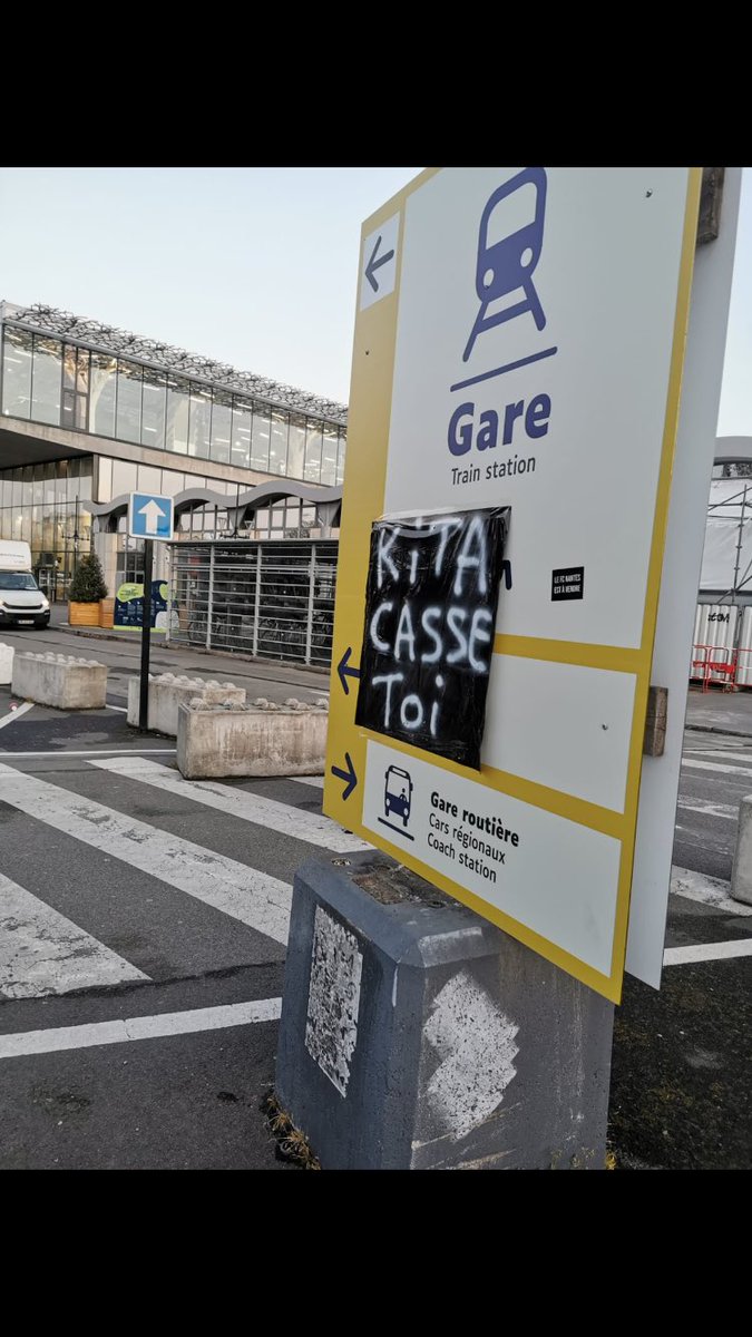 GenerationKita's tweet photo. Quelque part dans Nantes... #KitaOut https://t.co/118PNZhvaa