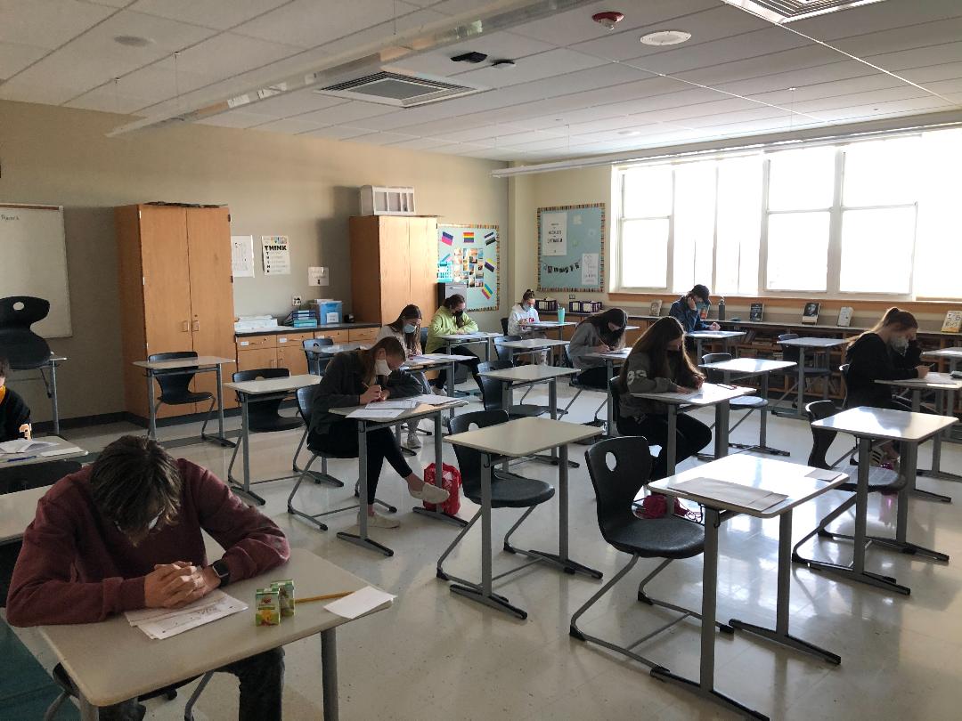 PlyEla's tweet photo. That's Commitment: 130 PSHS students (socially distancing) in AP Language &amp; Composition and AP Literature &amp; Composition practicing by taking a "Mock Exam" on a Saturday morning. https://t.co/4J40gIovBW