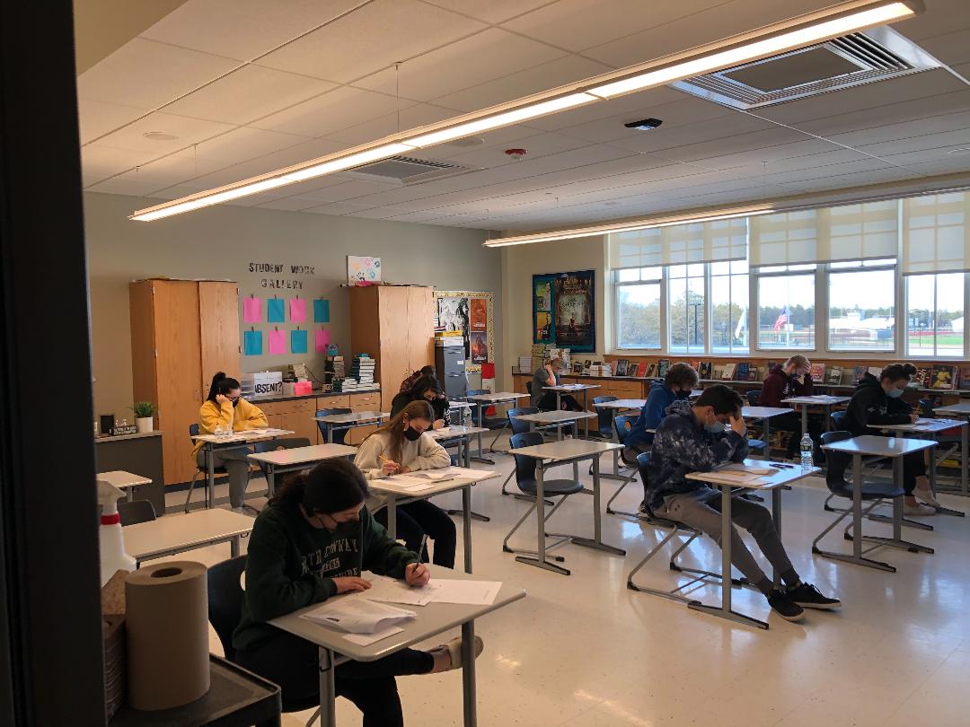 PlyEla's tweet photo. That's Commitment: 130 PSHS students (socially distancing) in AP Language &amp; Composition and AP Literature &amp; Composition practicing by taking a "Mock Exam" on a Saturday morning. https://t.co/4J40gIovBW