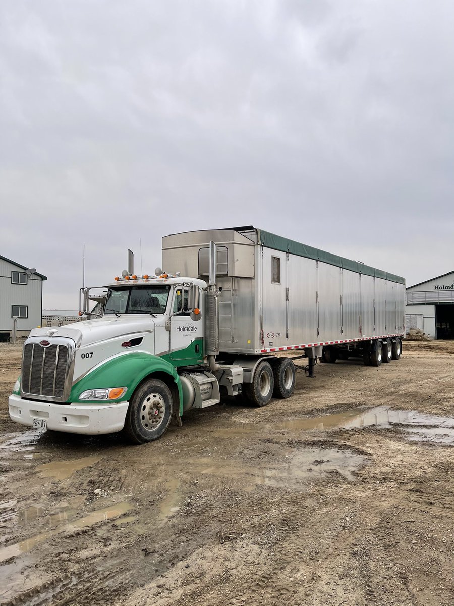 2019 Walking Floor Trailer for sale. $110 000.  Very low use.  Retweets appreciated