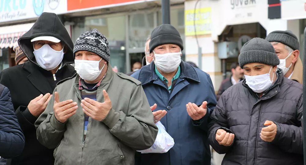 sputnik_TR's tweet photo. İstanbul Sözleşmesi'nden çıkıldığı için 'şükür kurbanı' kestiler 
https://t.co/FA1rY608un https://t.co/xUBqZvzCqt