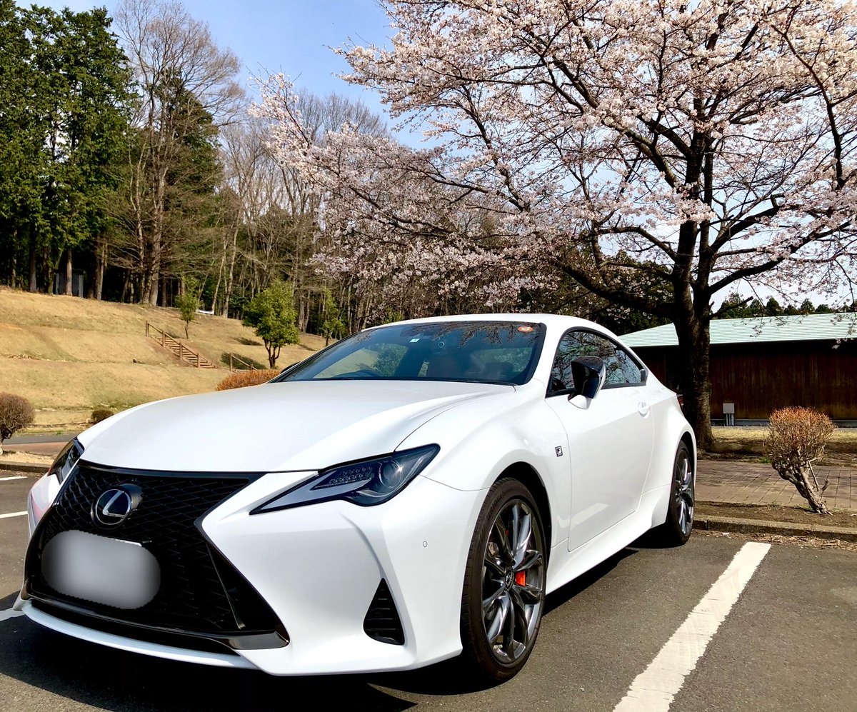 BCtmk's tweet photo. もう2ヶ月前ですがレクサスRC300納車されてましたww桜と時計はやっぱ合いますね〜 https://t.co/MDRXyWcXuX