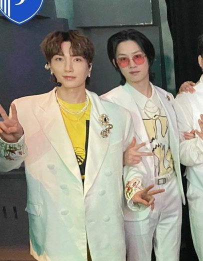 abcdyaya3's tweet photo. 2Minggu yang sangat berkesan dan menggembirakan untuk para Elf ๐
Tidak peduli menang ataupun kalah yang penting adalah selalu bersama dalam suka dan duka๐๐
#IHadFunAtTheHouseParty
#HousePartyLastStage
#ThankYouSuperJunior
#ThankYouElf
#twoweeksoffun
@SJofficial https://t.co/bsgWlLIZLP