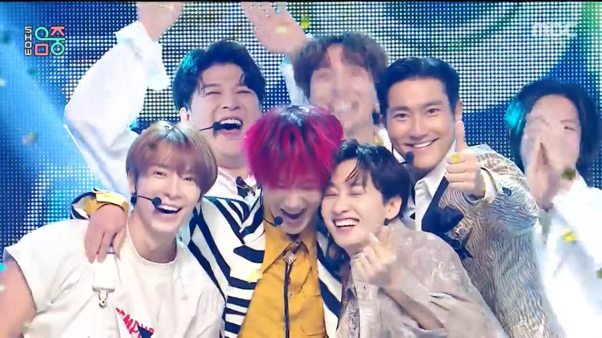 abcdyaya3's tweet photo. 2Minggu yang sangat berkesan dan menggembirakan untuk para Elf ๐
Tidak peduli menang ataupun kalah yang penting adalah selalu bersama dalam suka dan duka๐๐
#IHadFunAtTheHouseParty
#HousePartyLastStage
#ThankYouSuperJunior
#ThankYouElf
#twoweeksoffun
@SJofficial https://t.co/bsgWlLIZLP