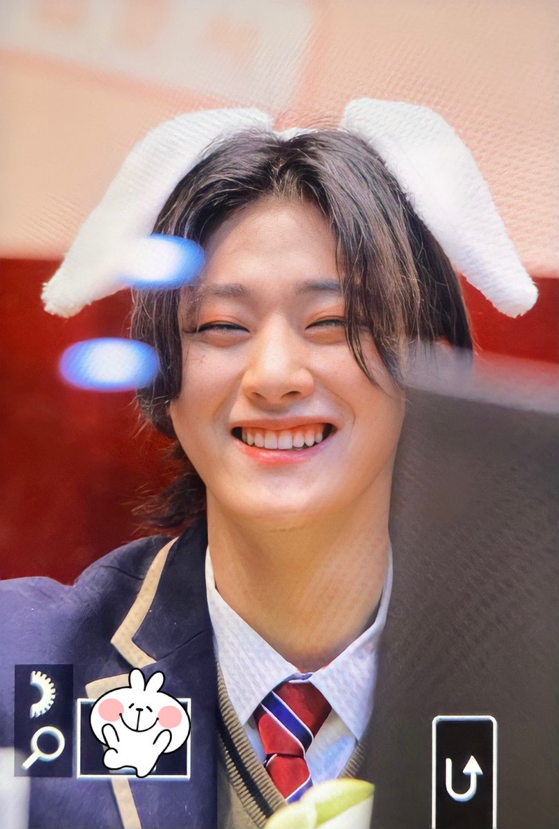 beambombxx's tweet photo. 조난당한상황입니다 도저히혼자빠져나갈수없어 긴급구조요청을드립니다 이신호가보이시는분은 제발속히구조대좀불러주세요 여기정확한위치가어디냐면 유용하입동굴속
https://t.co/tE9GJmQQSG