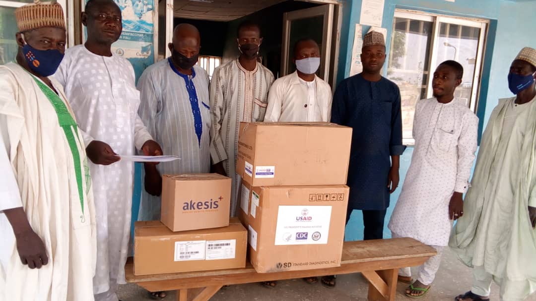 SOSMEA01's tweet photo. MARCH/APRIL BI-MONTHLY MALARIA COMMODITIES DELIVERY AT HEALTH FACILITY.
In continuation of distribution of Malaria Commodities at Rara PHC and Gwaddodi HP, Rabah LGA.
@AWTambuwal @RimaTelevision @WHONigeria @PMIgov @NigeriaIHP @UncleAnass @NMEPNigeria @ictsokoto @SokotoGovtHouse https://t.co/8WDAPz5i13