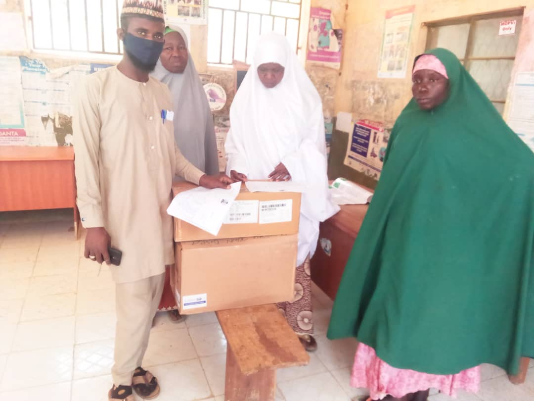 SOSMEA01's tweet photo. MARCH/APRIL BI-MONTHLY MALARIA COMMODITIES DELIVERY AT HEALTH FACILITY.
In continuation with distribution of Malaria Commodities at Health facility at GH Rabah, PHC Gawakuke and Gidan Doka HP, Rabah LGA.
@AWTambuwal @SokotoGovtHouse @SokotoDepPress @WHONigeria @PMIgov @NigeriaIHP https://t.co/m7GkoMlRFd