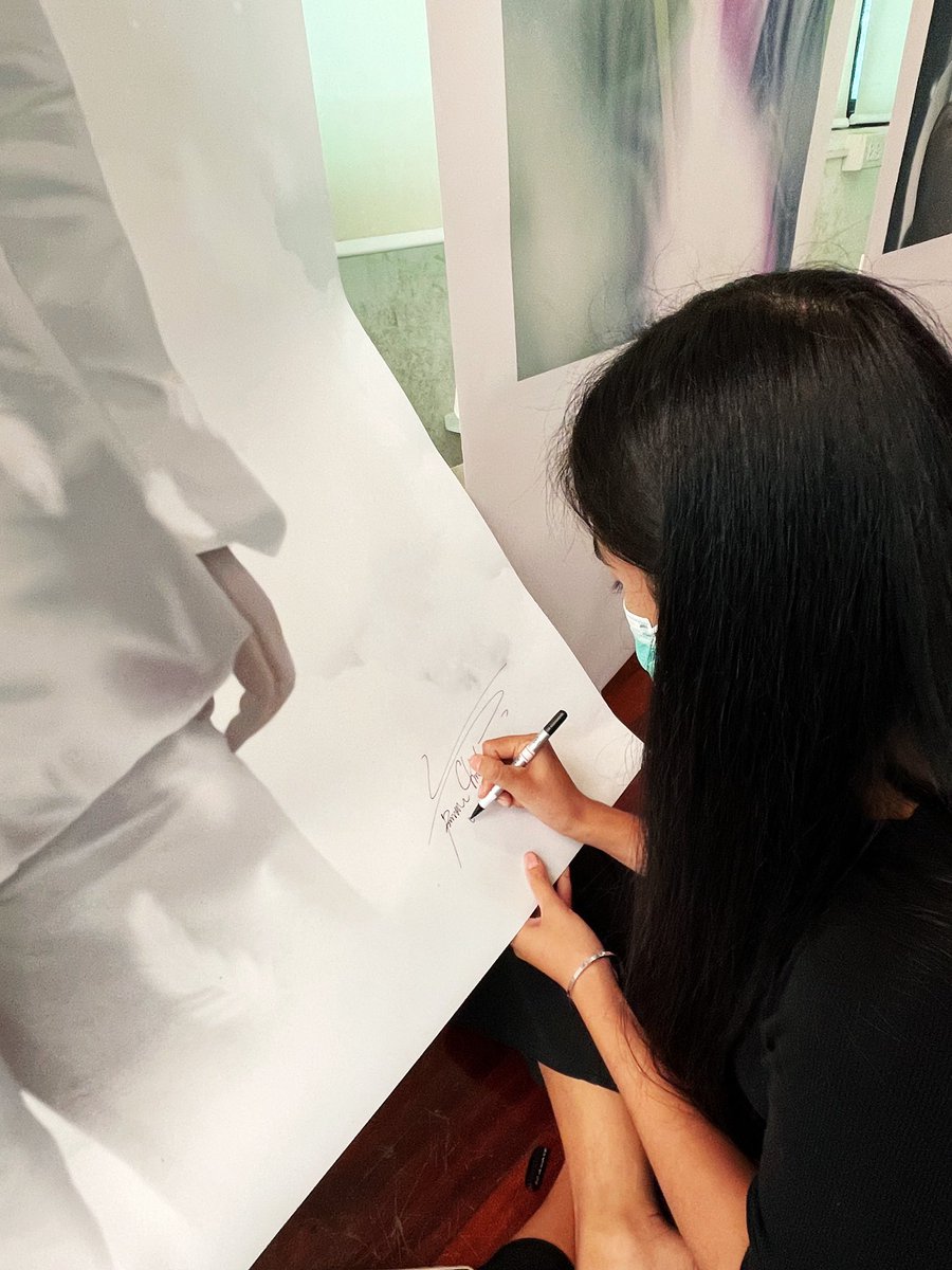 Finger_Drawing's tweet image. ขอบคุณทีมงาน #จักรินเป็นหนุ่มแล้วครับ 
ที่ให้เกียรติ์ผลงานภาพวาด
ของผมได้เป็นส่วนหนึ่ง ของงานนี้ 

ทีมงานทุกคน ทุ่มเท กับงานนี้มากๆ
ทวล ที่มางานนี้ก็น่ารักมากๆ เช่นกัน 
ทุกคนมาเพราะรักน้องกันจริงๆ 
พรุ่งนี้มีอีก 1 วันนะคะ อย่าลืมมาหาน้องกันน้า

#JackieJackrin