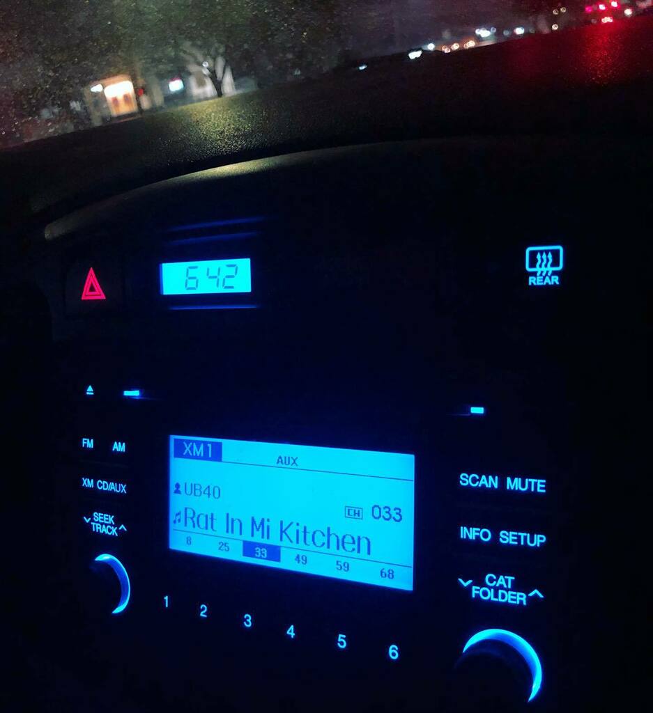 Nummymuffin's tweet photo. Classic #WLIR song today. #RatInMiKitchen @ub40 @malibusue @denismcnamara ♥️ @siriusxm https://t.co/r18rQEksM2 https://t.co/8hoSjeHAY8
