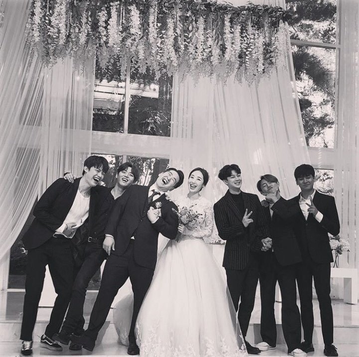 yunbinic's tweet photo. when the ikons attended their manager's wedding— https://t.co/eCEGVDB1Pw