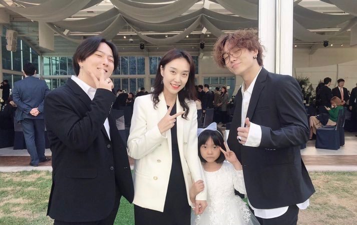 yunbinic's tweet photo. when the ikons attended their manager's wedding— https://t.co/eCEGVDB1Pw