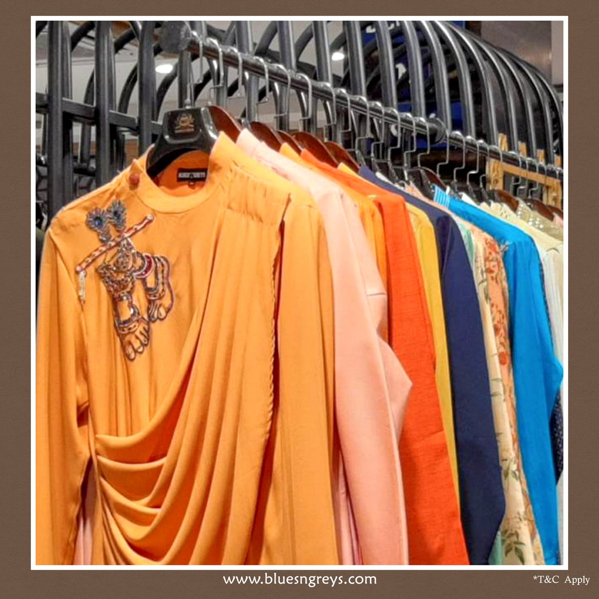 bluesngreys's tweet photo. Leave a lasting impression on your peers by wearing these stylish Swarovski embroidered kurta from BluesNGreys. Tailored to sartorial perfection, it assures a soft and soothing touch against the skin. It is sure to fetch you compliments from all. #Bluesngreys #offer #greatdeal https://t.co/F9KxTaPSE3
