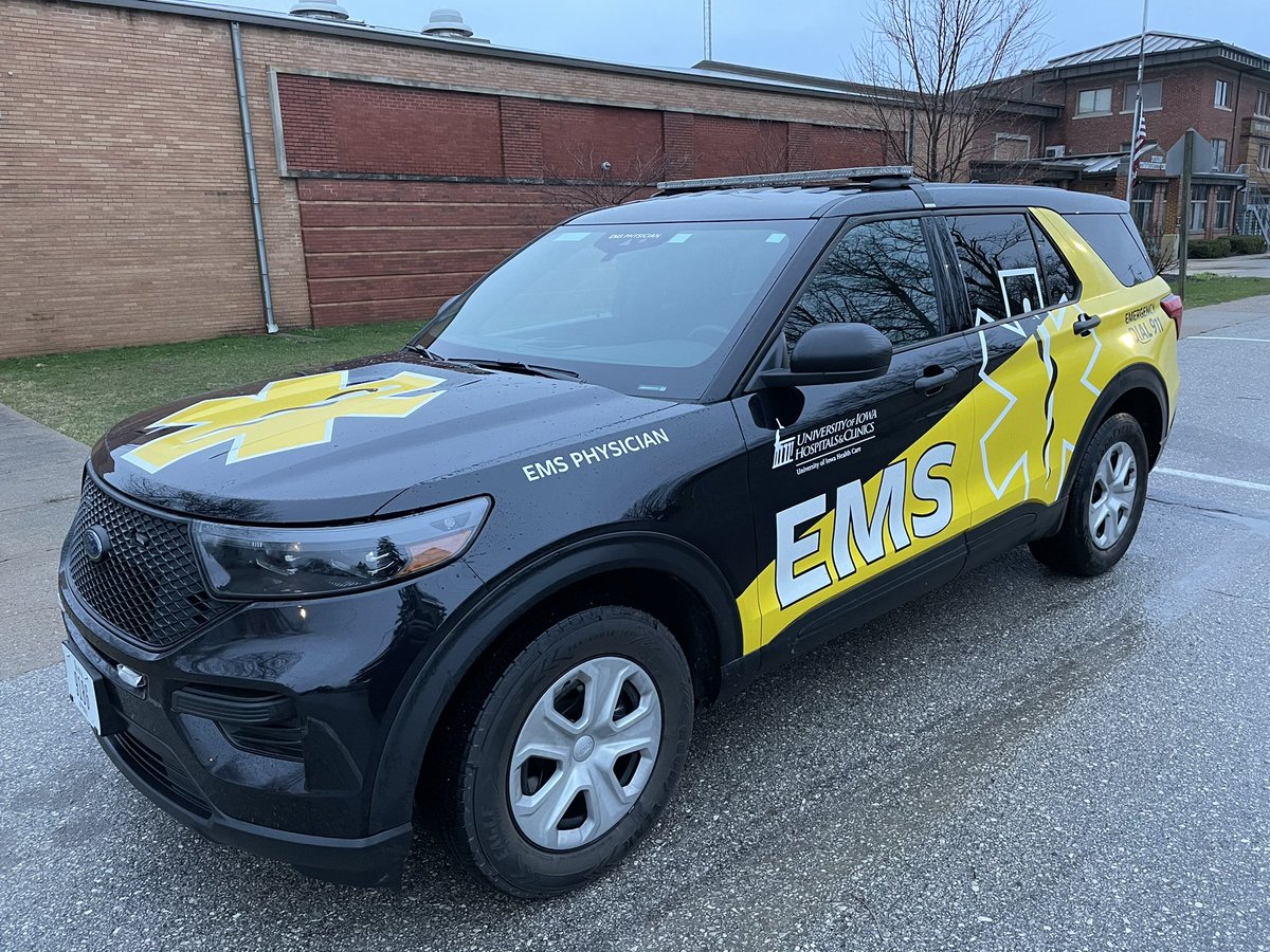 Iowa_EMS's tweet photo. Drs. @TheAzeemAhmed and Georgakakos + UI Med 1 are in Solon for Johnson County EMS Saturday #ems https://t.co/F9tQGt1bFy