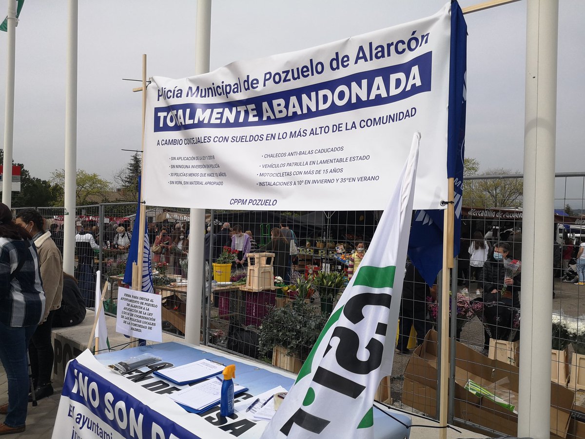 DaliaNacho's tweet photo. @CSIFPozuelo
@CppmDe En apoyo de nuestra policía. https://t.co/iwIORc8Awy