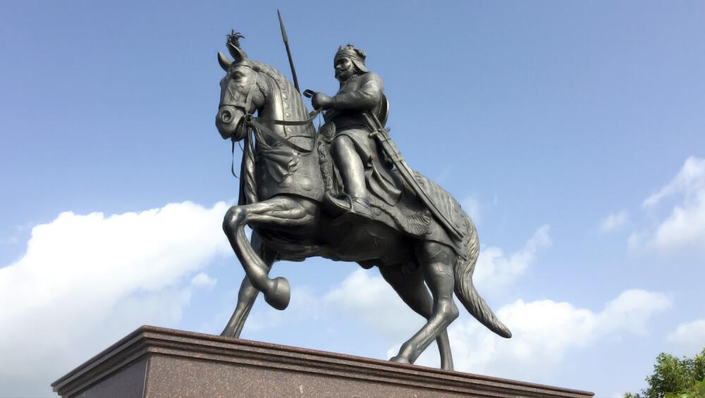 15.Maharana Pratap today inspires us with the quintessential Rajput qualities:-Undaunted heroism, perseverance, soaring ambition, commanding talents, and fervour of religious zeal.His life will inspire us till eternity.  #Hindutva  #History  #MaharanaPratap