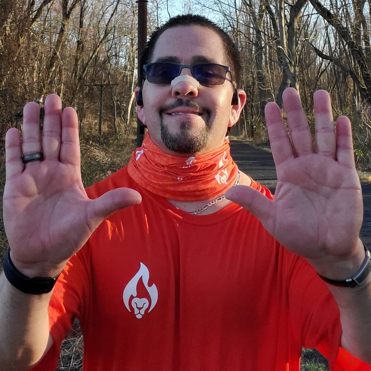 caffienefeen's tweet image. Happy Saturday everyone! ☕🏃‍♂️
"Long" run, done! Sched for 10 mi. Decided to keep it somewhat flat and push it. Felt it by midway. Last few a bit rough, but fun. 
Off to do yard work for a few hrs, blah! 😢🤣 
Have a great day!
#BibChat #bibravepro #buffbr