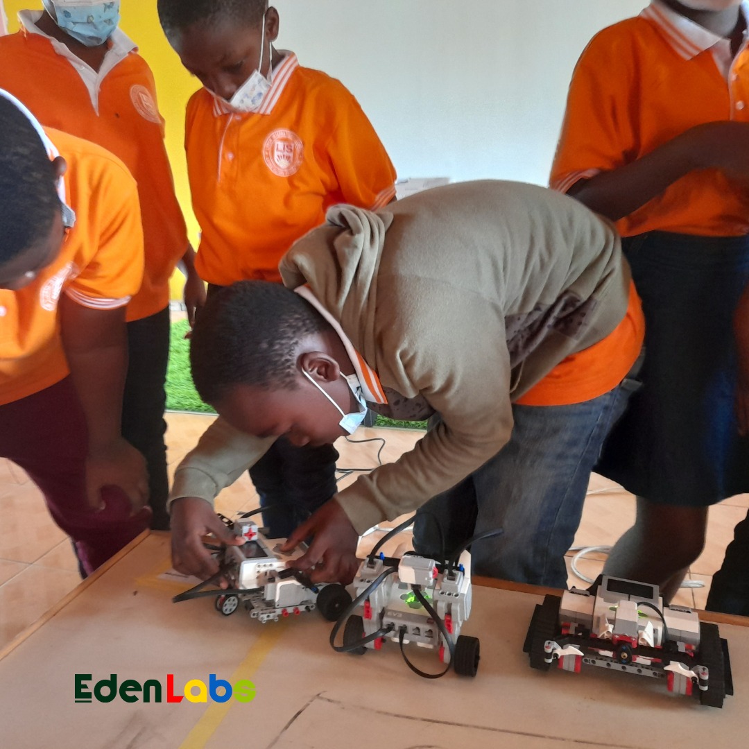 eden_labs's tweet image. Robotics Challenge in one of our Training schools, students grouped in teams to brainstorm on the challenge and translate it into design thinking to help solve the challenge.
 #Robotbuilding #robotprogramming #robotdesign #edenlabs #kidsintech 
#ChildrenInRobotics #STEMEducation