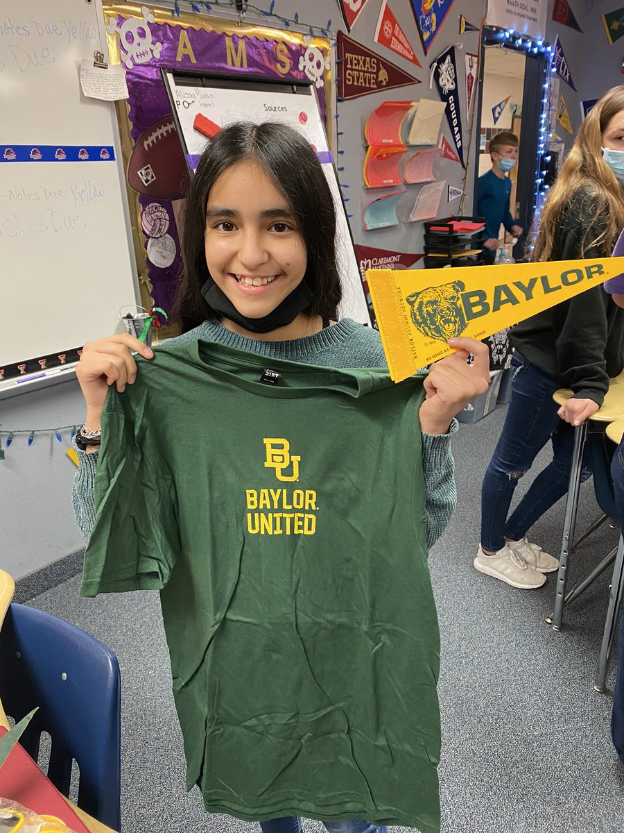 GHS_Ditto's tweet photo. LookY LOOKY - we are getting all the goodies!! Thank you @bayloruniversty Holly Burchettg  @TCU DR. WATTS https://t.co/9MIa2eIrFS