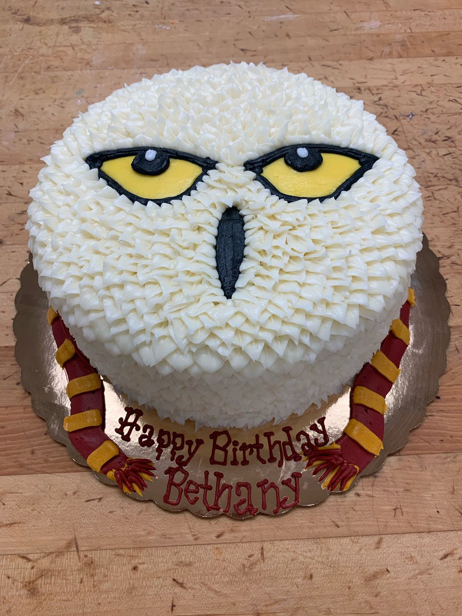 Milfordbakery's tweet photo. Fun cakes... https://t.co/yip1T7YiPj