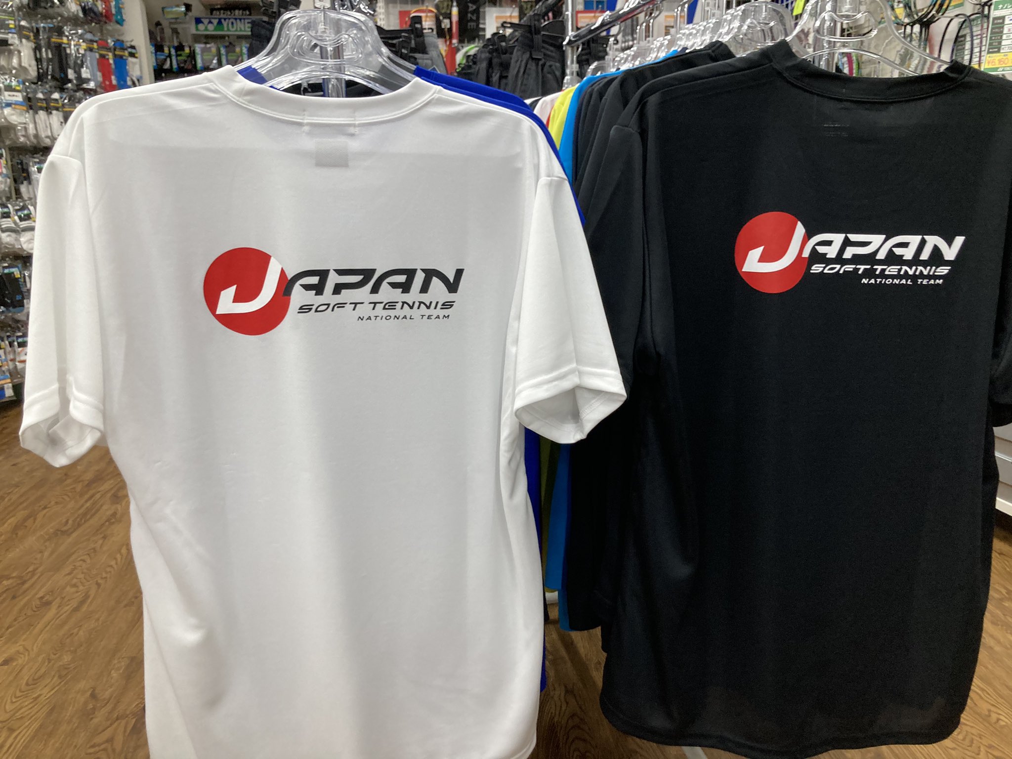 Msスポーツ ヨネックスソフトテニス全日本オフィシャルサプライヤーロゴｔシャツが入荷しました 数量限定生産なので 当店在庫も僅かです 気になる方はお早めにお願いします 富山ソフトテニス 富山スポーツ店 富山ヨネックス Ms T Co