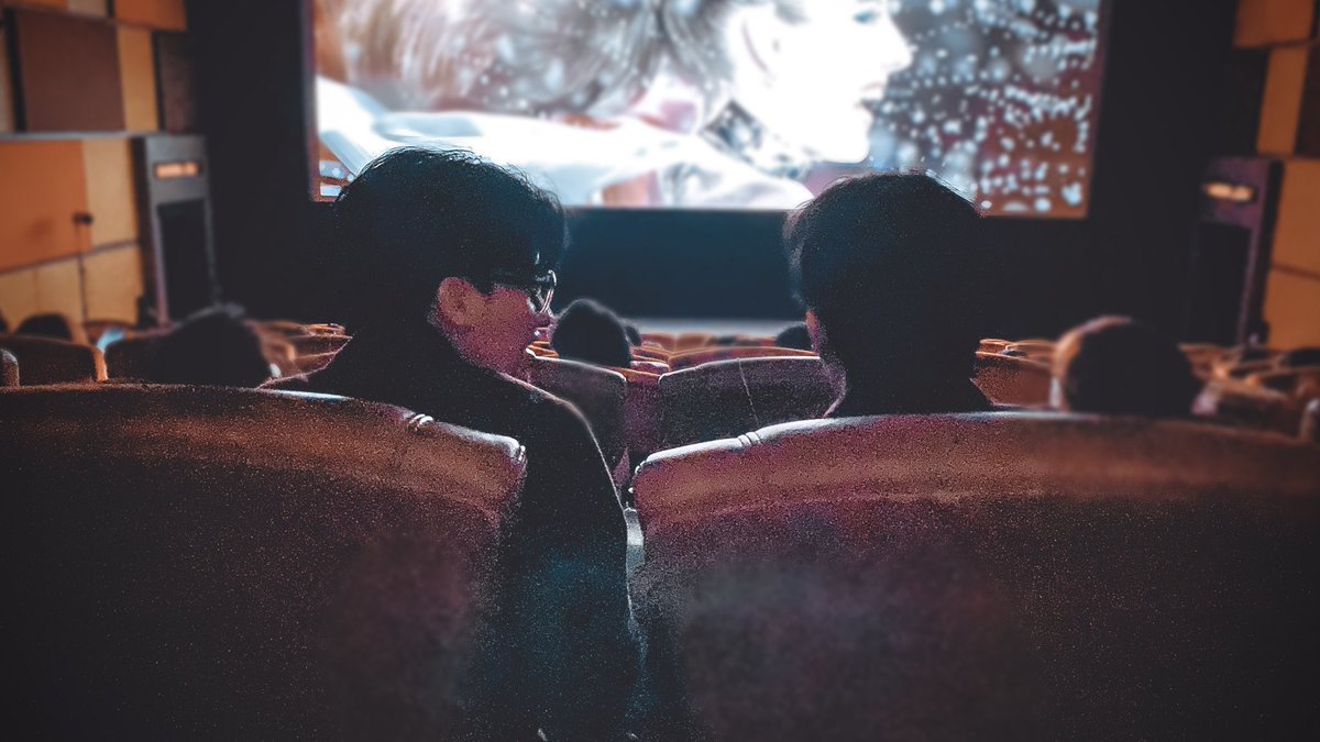 pooyingz's tweet photo. หนังสนุกนะ 😊
#MoviedatingwithTayNew  #MeijiBrownYoghurt 
#เตนิว https://t.co/456uabDgNu