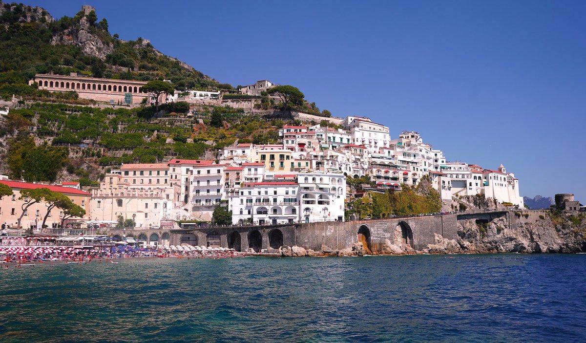 universdesimag1's tweet photo. Amalfi dolcevita #dolcevita #amalfi #coast #italia #Italian #dolcegabbana @universdesimag1 https://t.co/9DAfumAAG9