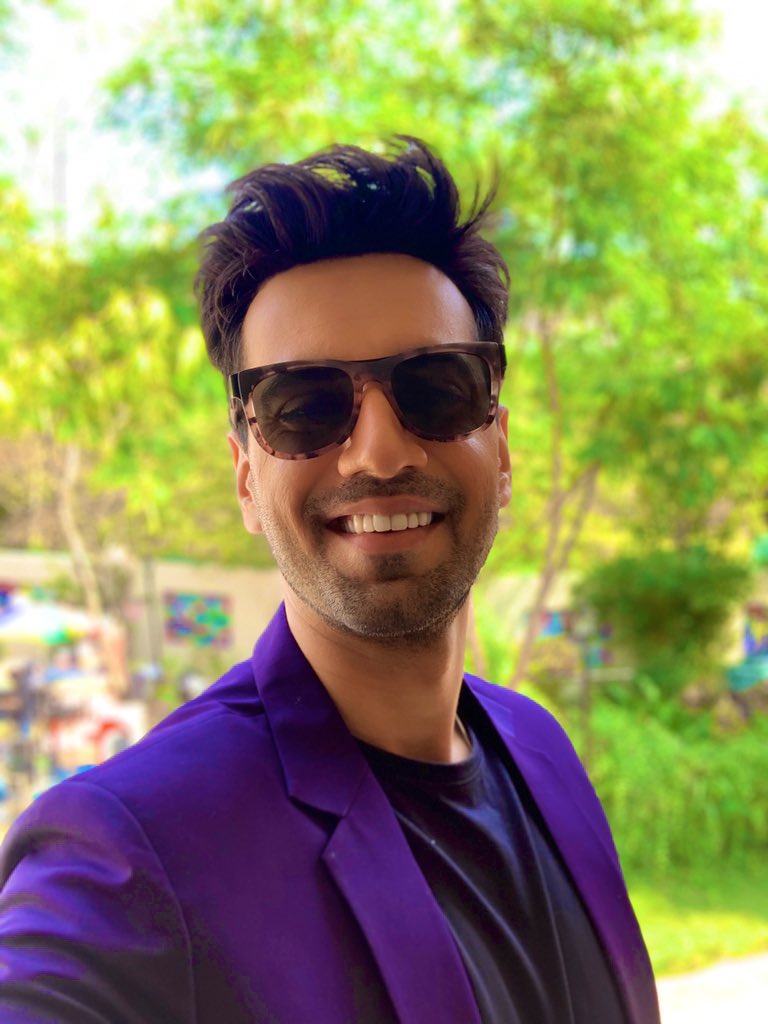 karanvirsharma9's tweet photo. I LOVE YOU ANOKHI ke saath saath I LOVE YOU GUYS ! Bhi toh banta hain. 🙏🏽🌞💛 #ShaKhi #Shakians #Kvians #shauryaauranokhikikaha https://t.co/dn1l5phJ3t