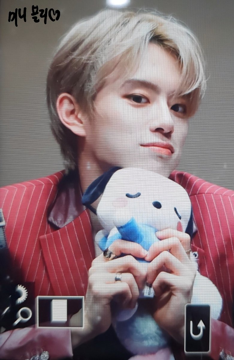 Minievely_0125's tweet photo. [PREVIEW] 210327 팬사인회
#강민 #유강민 #베리베리 #VERIVERY #カンミン #KangMin https://t.co/Y1CPqBCGyg