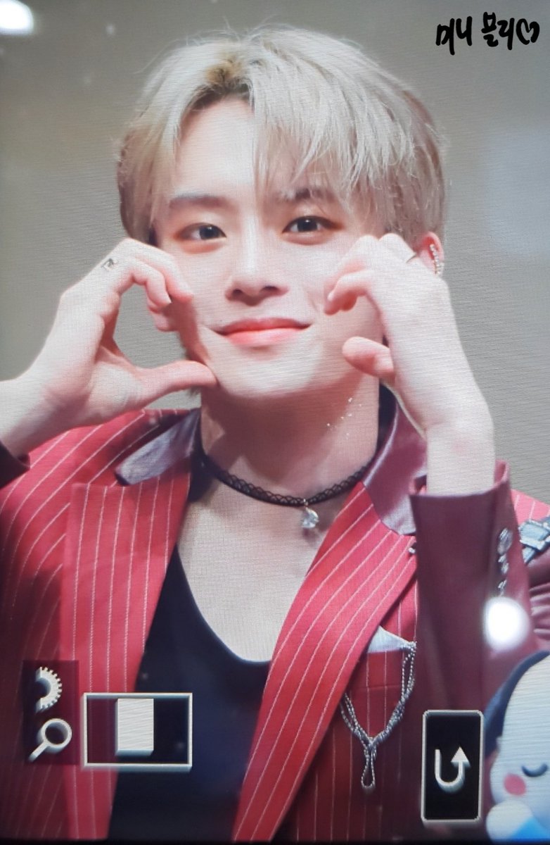 Minievely_0125's tweet photo. [PREVIEW] 210327 팬사인회
#강민 #유강민 #베리베리 #VERIVERY #カンミン #KangMin https://t.co/Y1CPqBCGyg