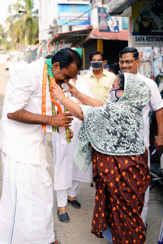 aluvamla's tweet photo. ആലുവ,തോട്ടക്കാട്ടുകര മണ്ഡലങ്ങളിലെ പര്യടനം.
#Aluva https://t.co/33lMEI1Ztv