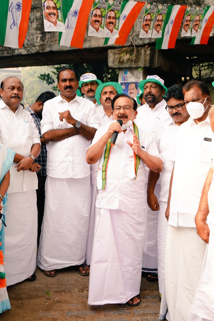 aluvamla's tweet photo. ആലുവ,തോട്ടക്കാട്ടുകര മണ്ഡലങ്ങളിലെ പര്യടനം.
#Aluva https://t.co/33lMEI1Ztv