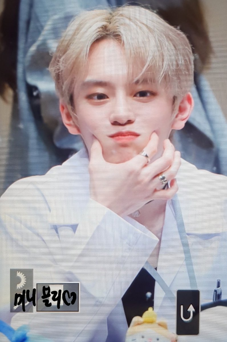 Minievely_0125's tweet photo. [PREVIEW] 210327 팬사인회
의사 강민🥼
#강민 #유강민 #베리베리 #VERIVERY #カンミン #KangMin https://t.co/Y8zVtkfSil