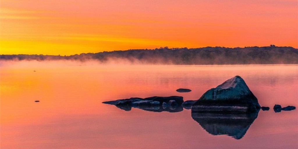 ⚓️Good Morning Rhode Island! Local RI Photographer @k___elizabeth captured this stunning sunrise.⁠
📸 instagram.com/k___elizabeth/
#rirealestateservices  #rhodeislandphotographers  #localphotographer