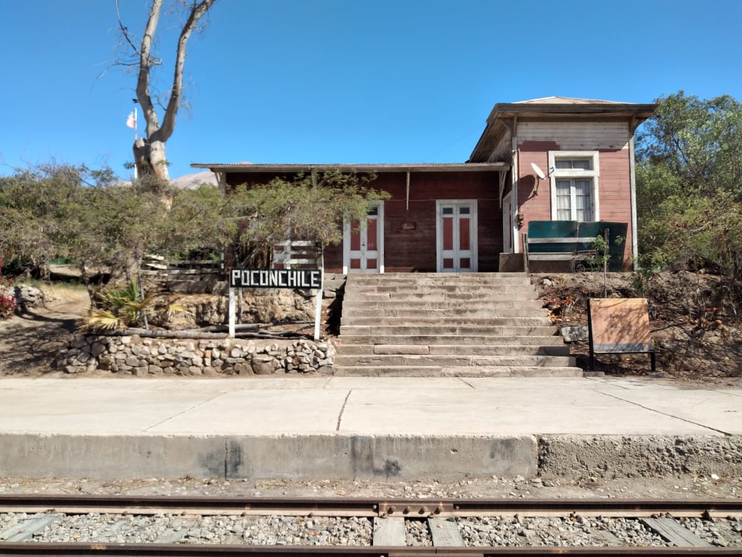 EFEArica_LaPaz's tweet photo. Partimos el sábado con una postal de la estación Poconchile. ¿Qué anécdotas nos podrías contar que hayas vivido en este lugar? #FCALP https://t.co/hjwQiF70Md