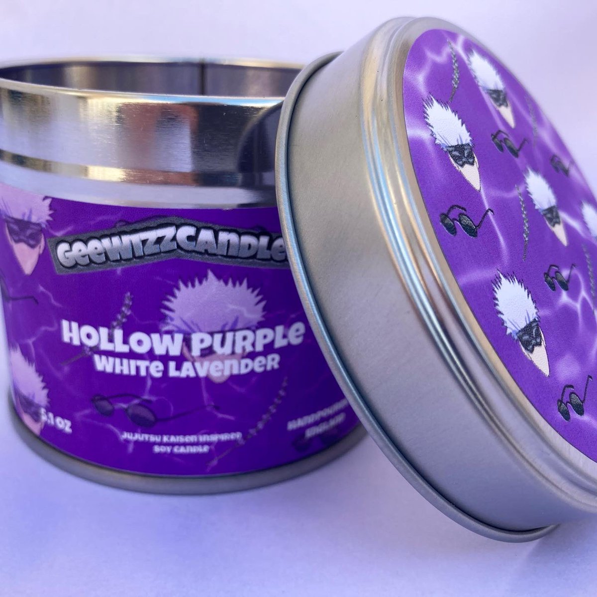 Gee_Wizz_'s tweet photo. A new candle to add to the collection! Hollow purple- inspired by Satoru Gojo from Jujutsu Kaisen.       This candle has a strong scent of lavender with hints of lemon and basil. Available Wed 31 March on my Etsy. Link in bio. #JujutsuKaisen https://t.co/rgCkWXLOGn