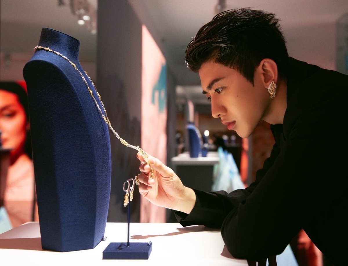 CXK_Thailand's tweet image. 210327 DeBeers戴比尔斯 Weibo Update

KUN ✖️ #Debeers Namib Wonder #ReflectionsOfNature 
 
#DeBeersAmbassadorKUN
#ช่ายสวีคุน #蔡徐坤 #Caixukun