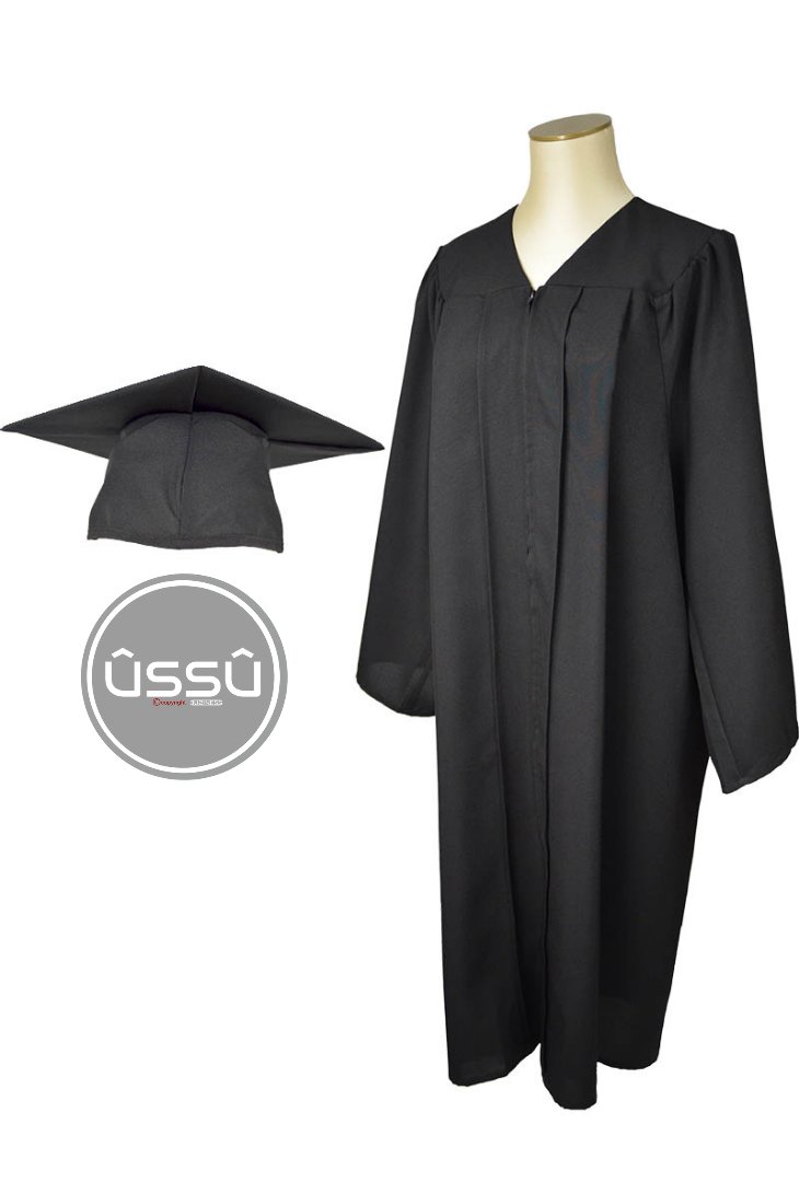 ussusuits's tweet photo. Chez ÛSSÛ SUITS, nous confectionnons des toges universitaires et aussi des costumes d'audience (robe et accessoires) pour les avocats, huissiers de justice, greffiers, juges.

Votre robe d’audience personnalisée et sur mesure dans le respect de la tradition. 100% made in Senegal. https://t.co/kJm1sJUbbJ