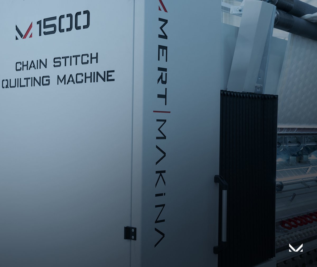 MertMachinery's tweet photo. Our M-1500 quilting machine has the ability of straight sewing and jump pattern quilting with 1100 rpm production speed even with the thickest materials. 

✉️ export@mertmakina.com
📞 +90 352 322 20 10
🌐 https://t.co/FJhmlAIdS4 https://t.co/aVGdQ9nORn